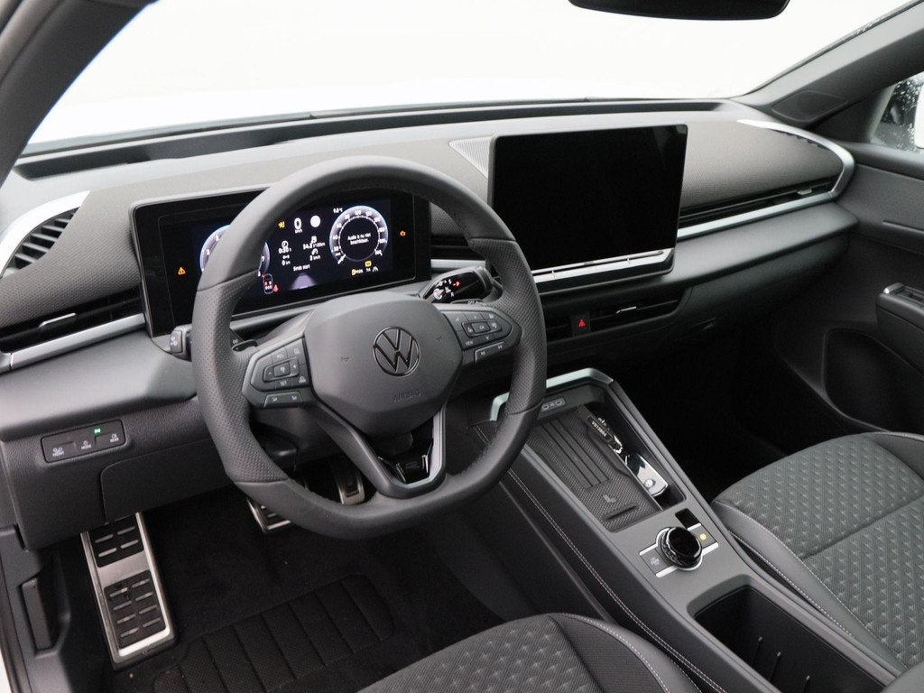 Volkswagen T-Roc R-Line First Edition 1.5 eTSI 150 PK | Trek, Auto's, 1374 kg, 1498 cc, 4 cilinders, 150 pk