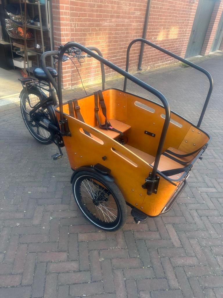 Vogue superior 3 bakfiets, 4 kinderen achterwiel motor, Zo goed als nieuw, 2 kinderen, Trommelrem, Ophalen