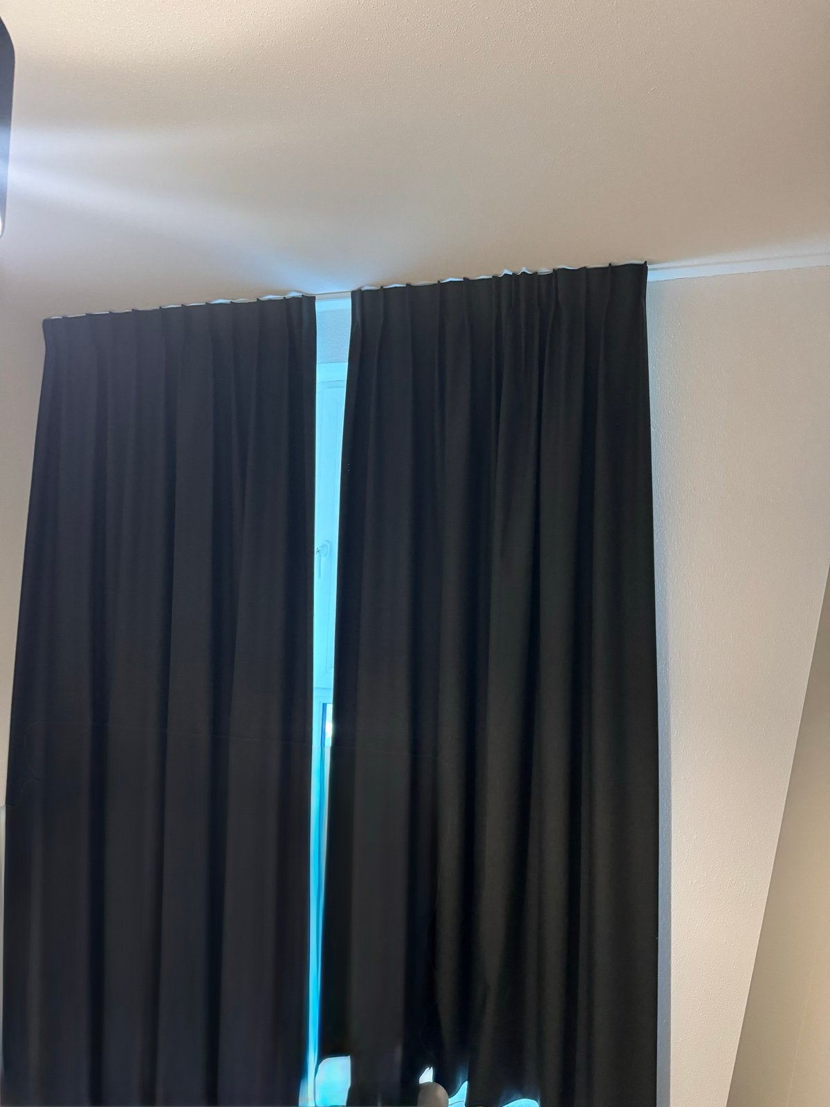 Verduisterende gordijnen Veneta Zora Black (231x266 cm), Huis en Inrichting, Ophalen, Overige merken, Verduisterend, Zwart