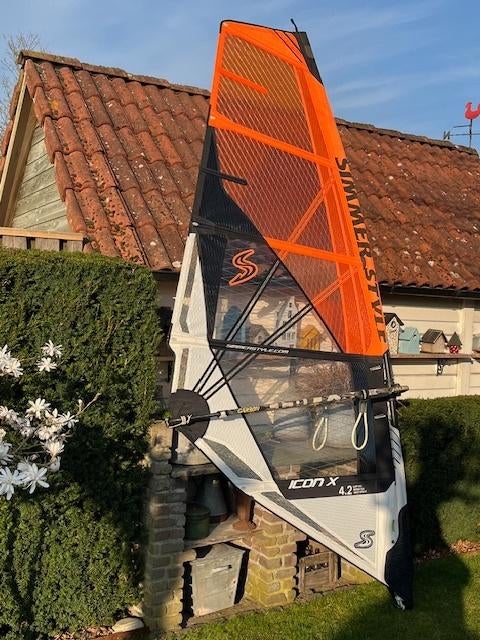 Te koop: Simmer 4.2 Icon X, Watersport en Boten, Windsurfen, Ophalen, Zo goed als nieuw, Zeil, Met draagtas