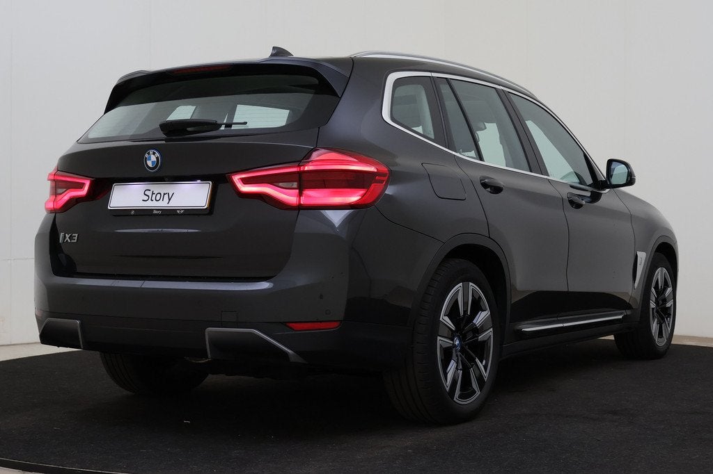 BMW iX3 Executive / Trekhaak / Achteruitrijcamera / LED / St, Auto's, BMW, Achterwielaandrijving, Gebruikt, 436 min, Zilver of Grijs