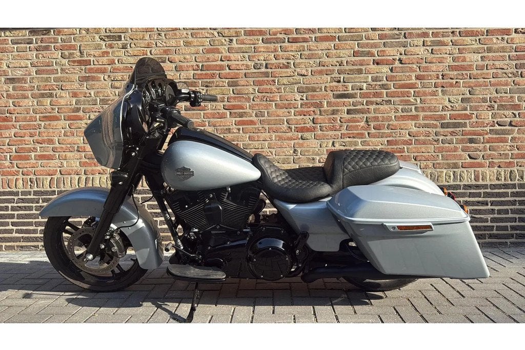 Harley-Davidson 103 FLHX Street Glide € 17.949,00, Motoren, Motoren | Harley-Davidson, 1690 cc, Bedrijf, LED Verlichting, Meer dan 35 kW