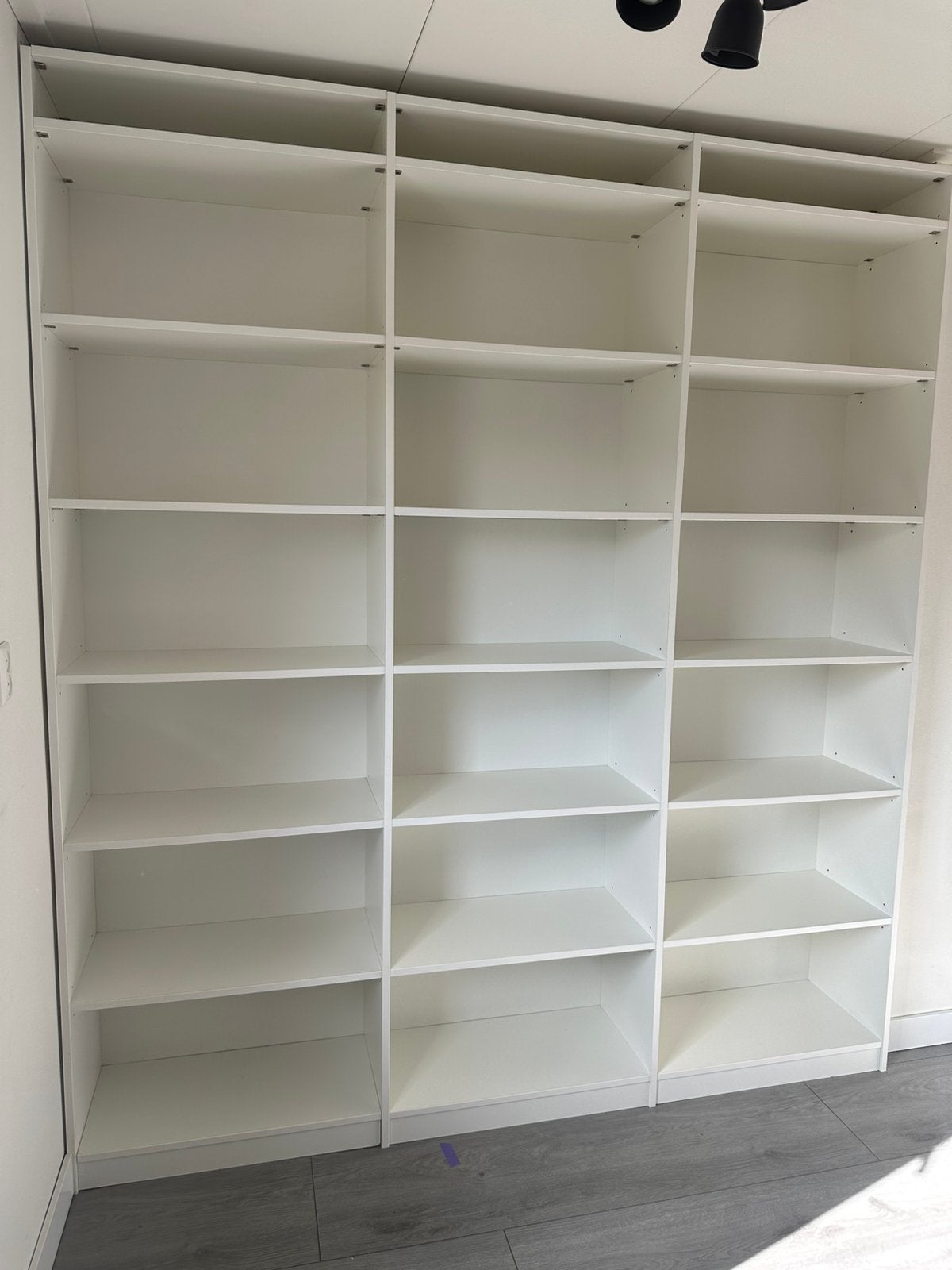 Witte kast 206 x 235 x 36 cm, Ophalen, Zo goed als nieuw