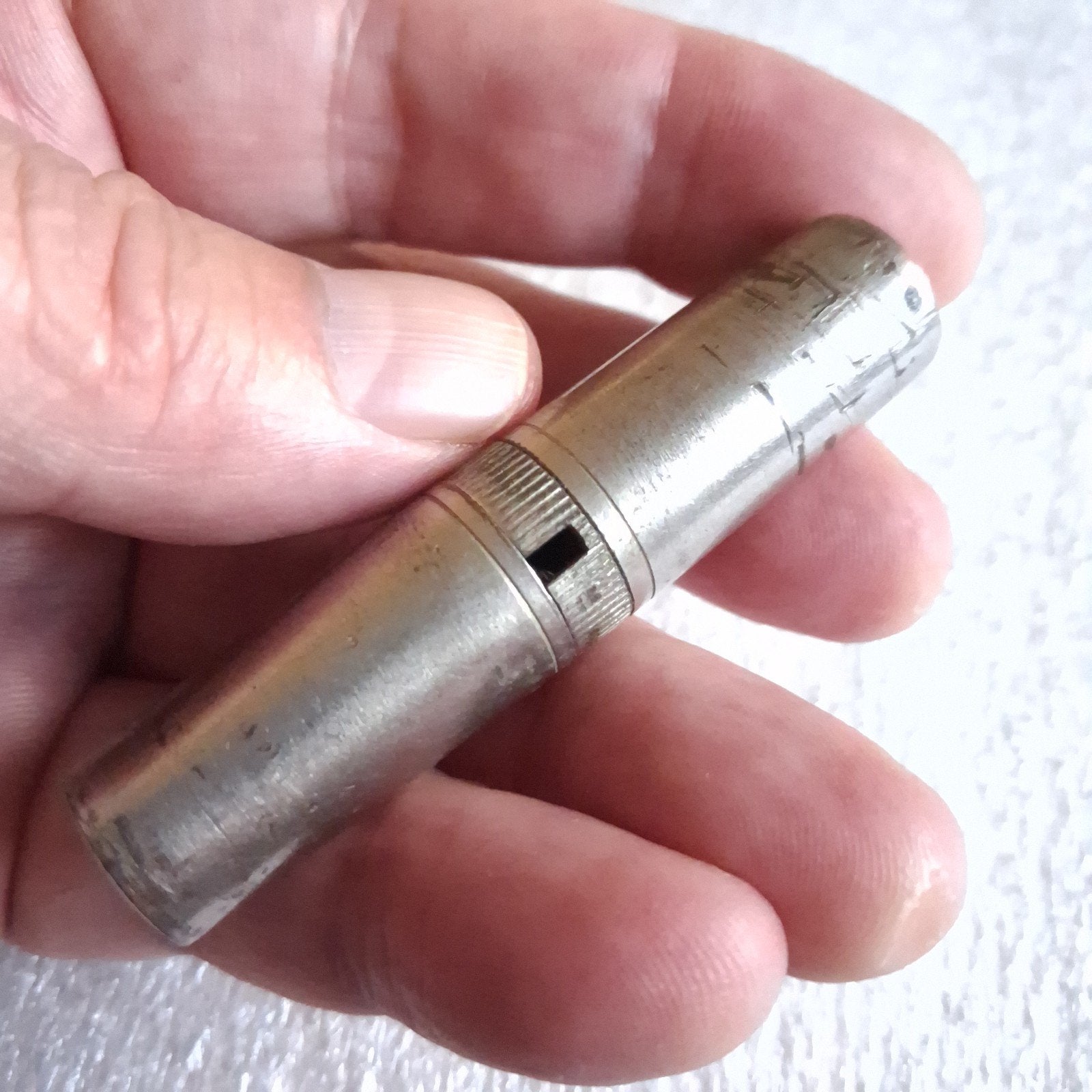 Oude Koker met Kurkentrekker Boor Priem Pincet, Verzenden