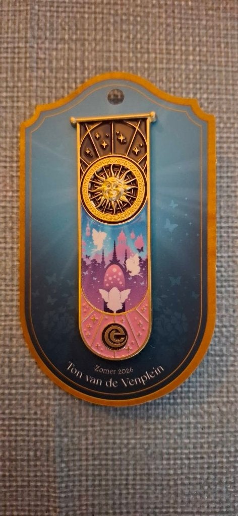 efteling zomer pin ton van der ven, Verzamelen, Efteling, Ophalen of Verzenden, Nieuw, Button of Speldje