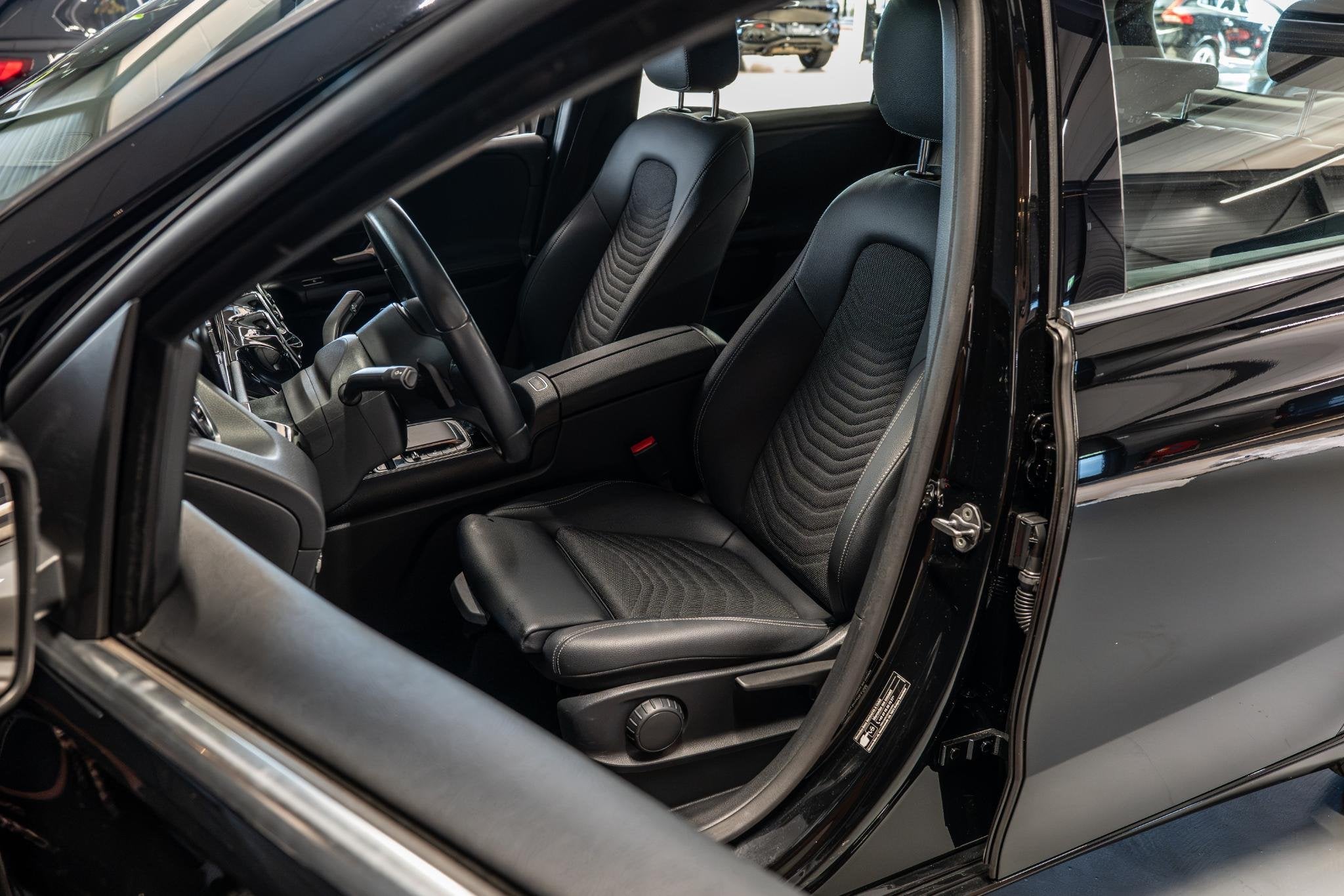 Mercedes-Benz B-klasse 250 e Advantage | Standkachel | Sport, Auto's, Gebruikt, 4 cilinders, 16 kWh, Leder en Stof