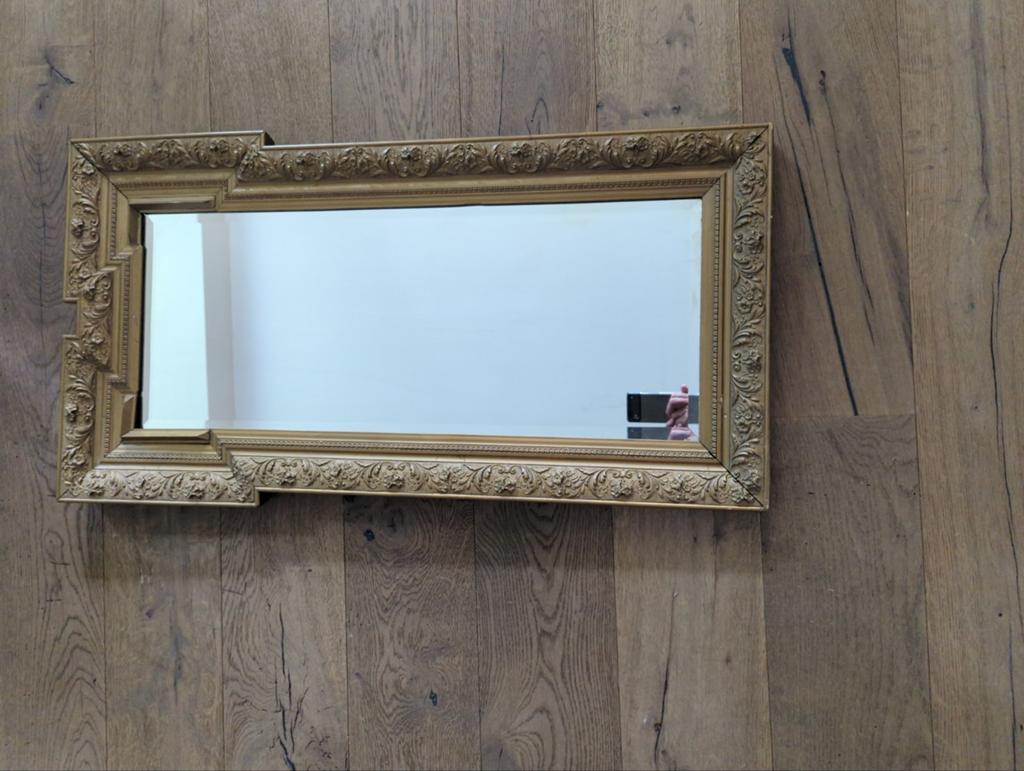 Antieke spiegel met sierlijke gouden lijst, Antiek en Kunst, Antiek | Spiegels, Ophalen, Rechthoekig