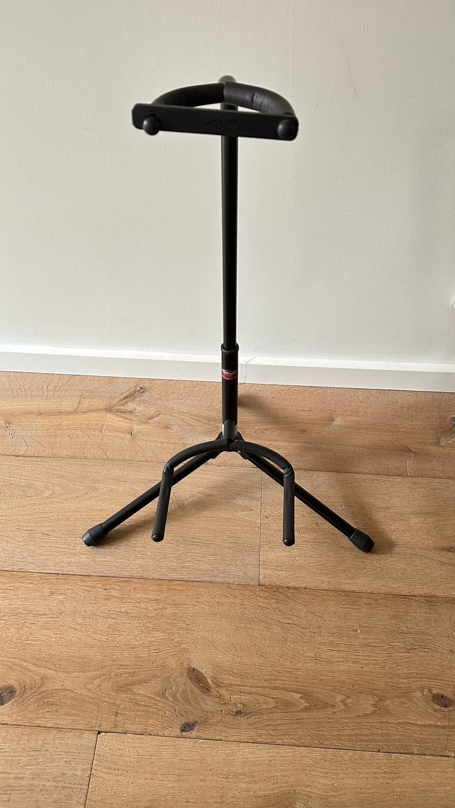 Gitaarstandaard van Stagg, Ophalen, Zo goed als nieuw, Gitaar