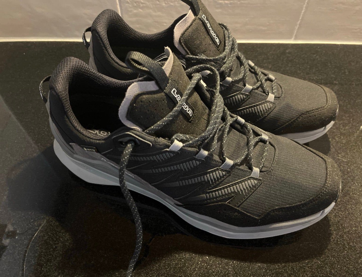 Lowa Maddox wandelschoenen 47 vallen klein, Ophalen of Verzenden, Zo goed als nieuw, Zwart, Wandelschoenen of Bergschoenen