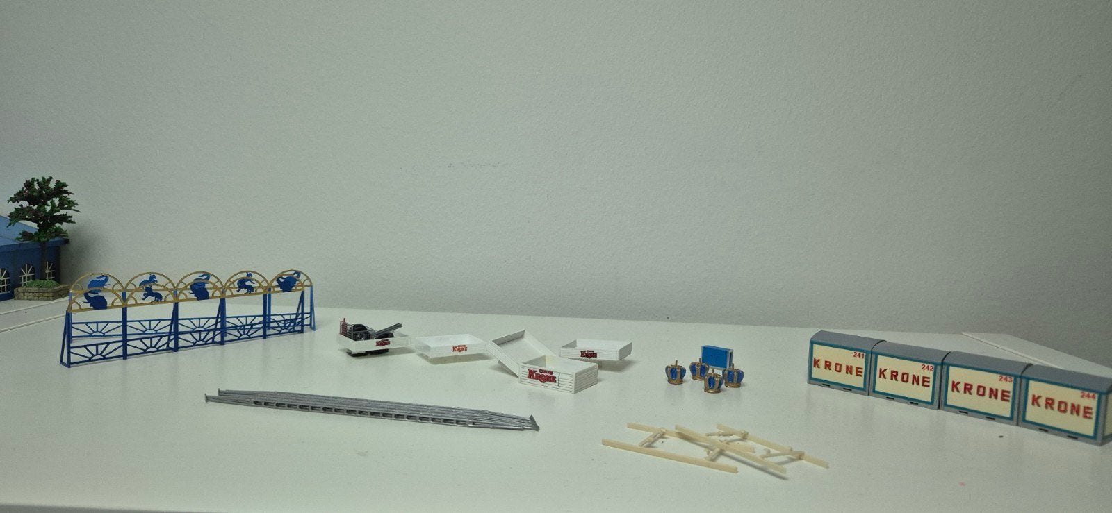 Circus Krone modelbouw onderdelen, Hobby en Vrije tijd, Overige merken, Gebruikt, 1:50 of kleiner, Overige typen