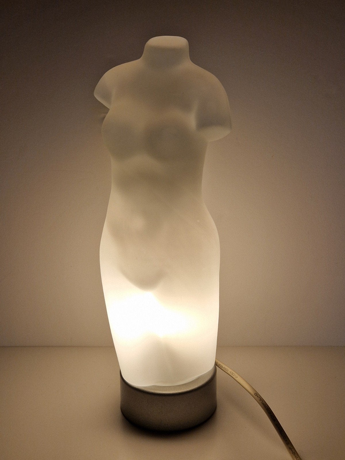 James & Poki Co gematteerd glazen torso tafellamp, 1990, Ophalen, Bureaulamp, Overige merken, 33 cm