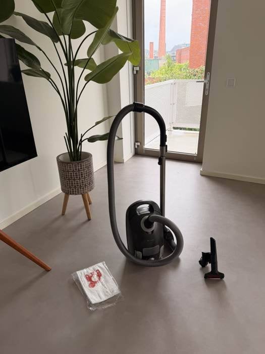 Miele stofzuiger 1800W incl. turboborstel en nieuwe zakken, Witgoed en Apparatuur, Stofzuigers, Gebruikt, Ophalen