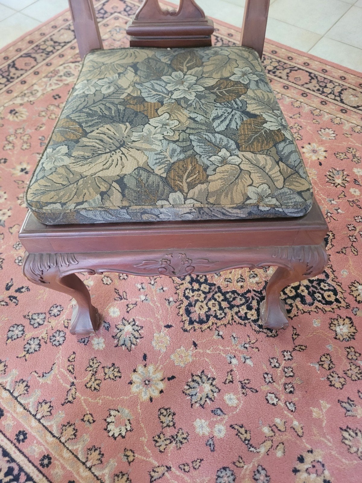 Antieke houten stoel met bloemenprint bekleding, Antiek en Kunst, Ophalen