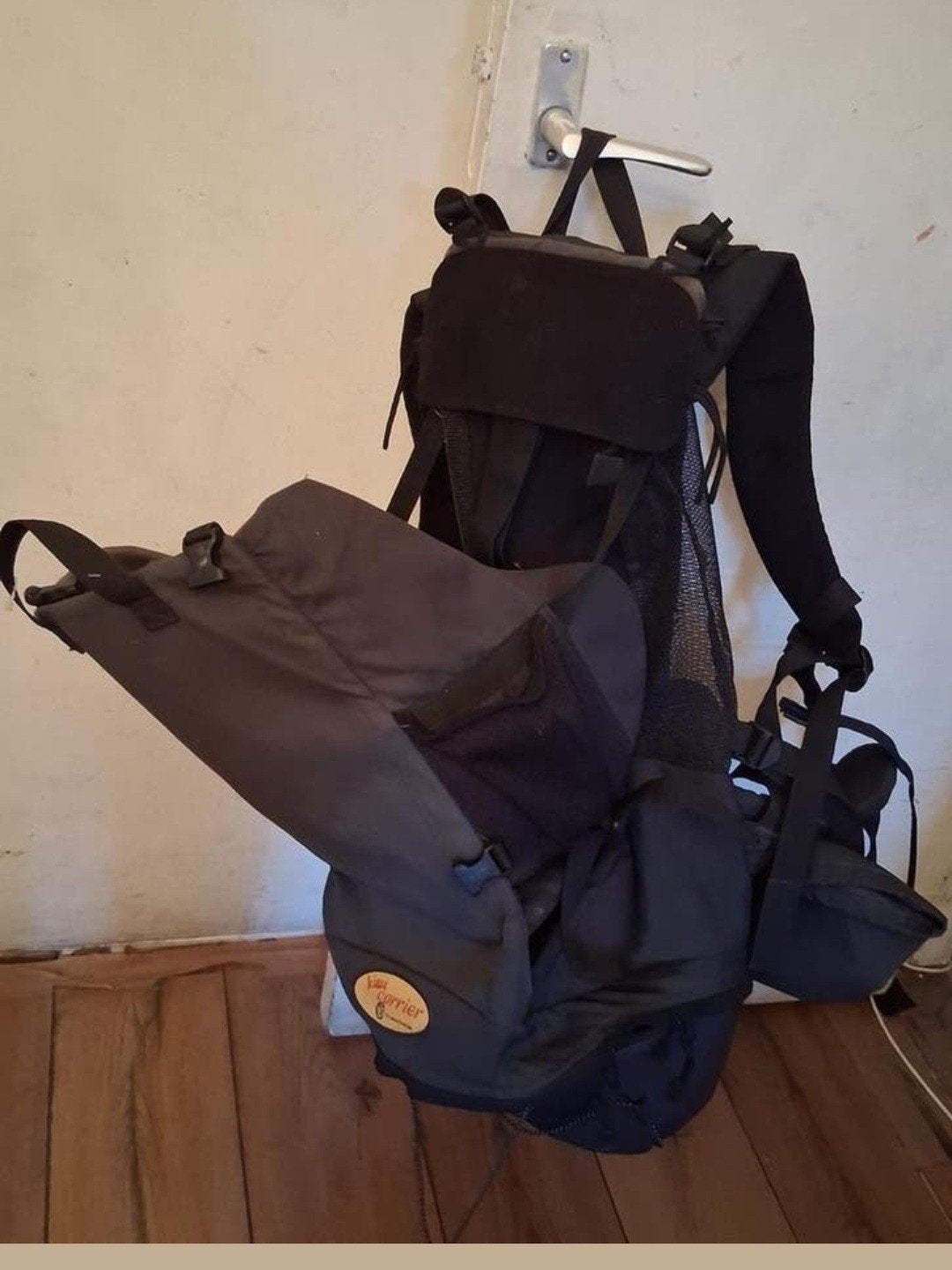 Te koop! kiwi carrièr merk Backpack rugdrager kinderzitje, Ophalen