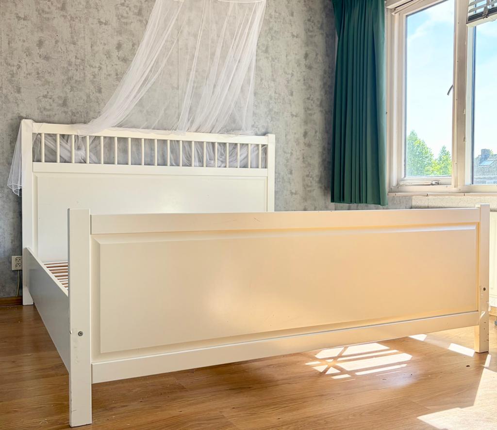 Gratis Ikea bedframe, Huis en Inrichting, Slaapkamer | Bedden, Ophalen, Gebruikt, 210 cm, Tweepersoons