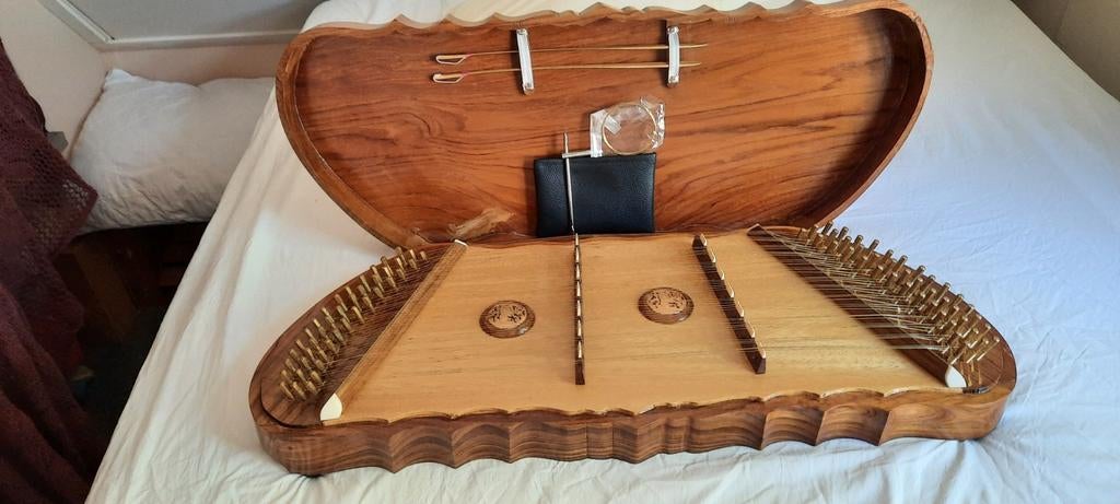Gevlinderde Gehamerde Dulcimer - 42 Snaren, 80x32 cm, Ophalen of Verzenden, Gebruikt, Overige typen