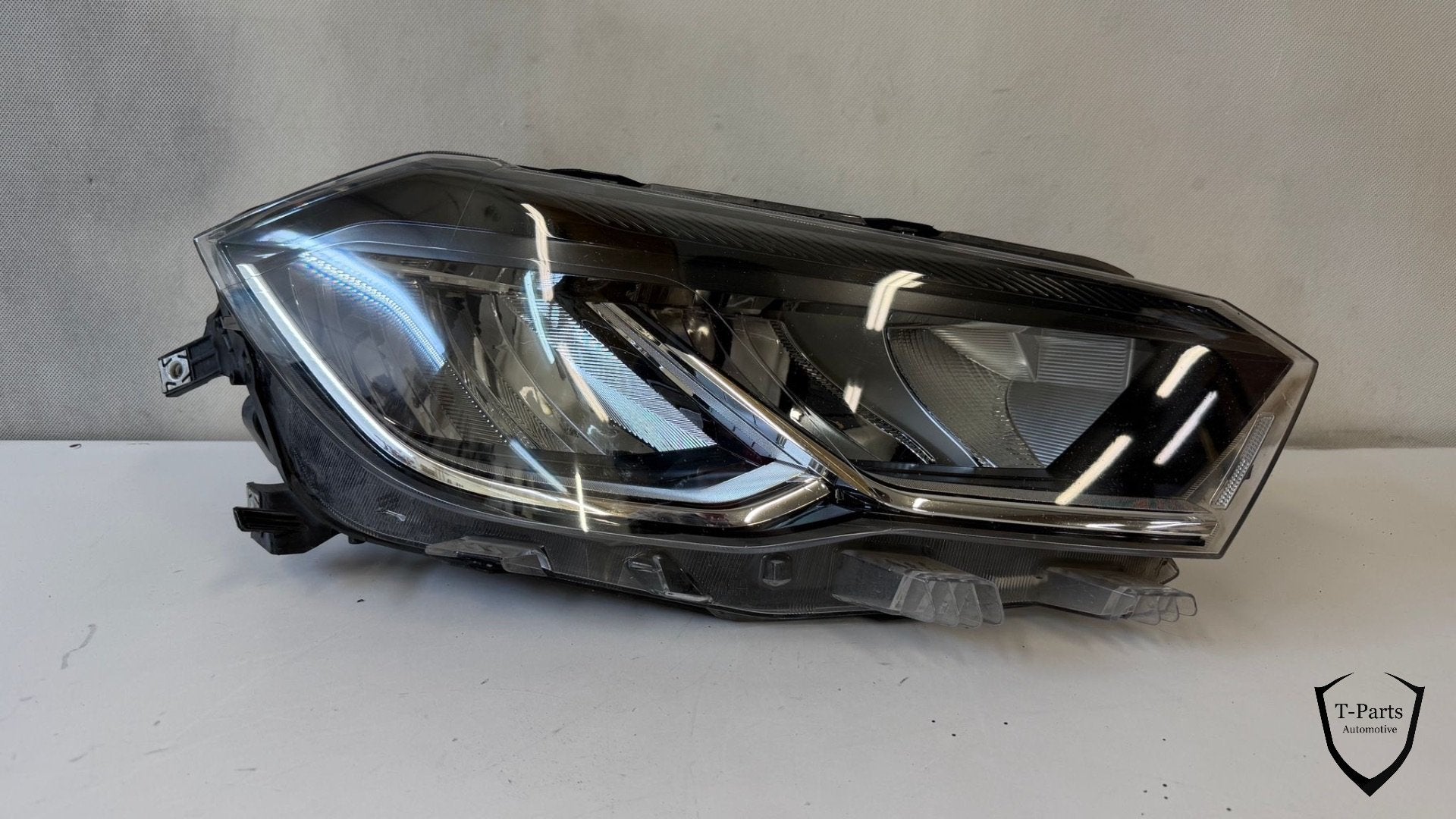 volkswagen polo 2g rechts koplamp 2g1941006d LED (X), Gebruikt, Volkswagen, Volkswagen AG, Berliner Ring 2
38440  Wolfsburg, DE