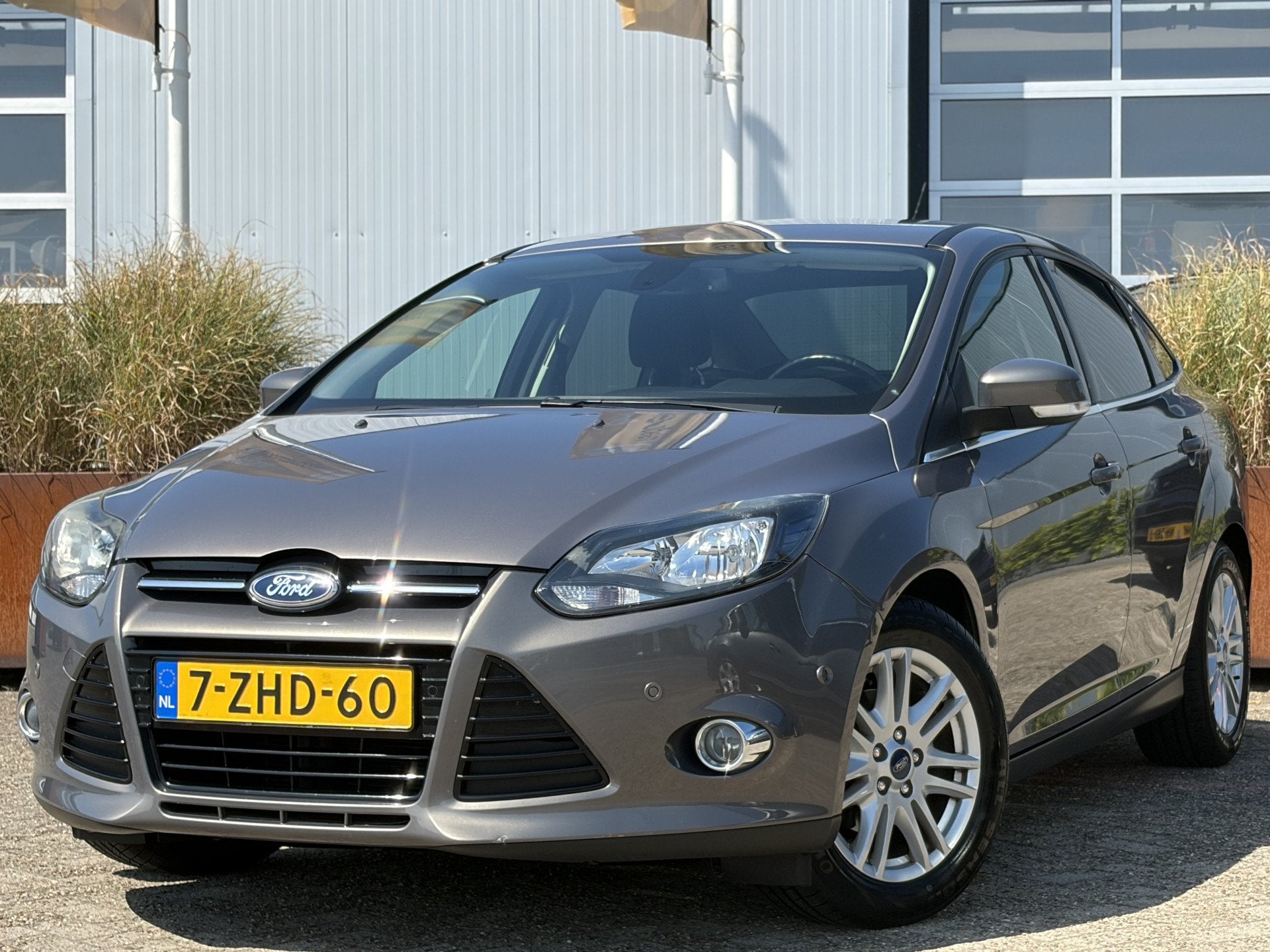 Ford Focus 1.0 EcoBoost Edition Plus Sedan 100pk | Airco aut, Euro 5, Gebruikt, Zwart, Bruin