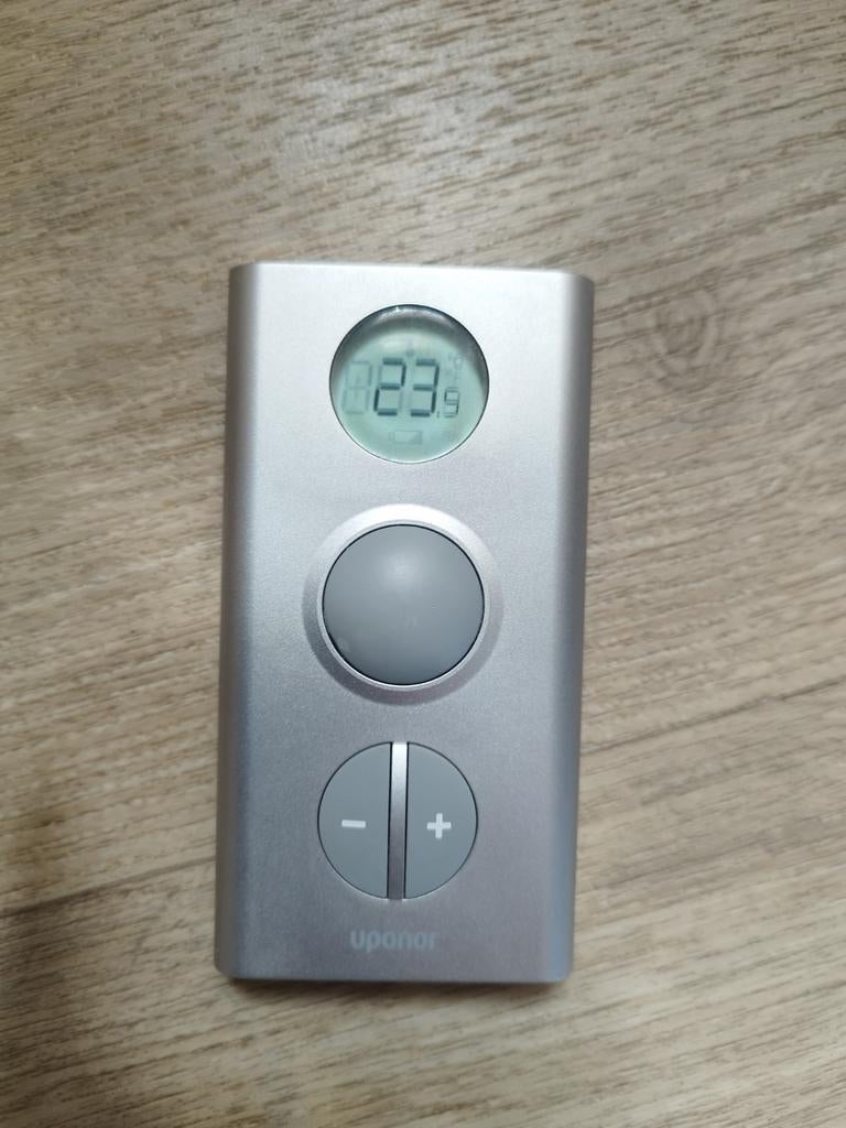 Uponor T-45 thermostaat ALU look en wit, Ophalen of Verzenden, Nieuw