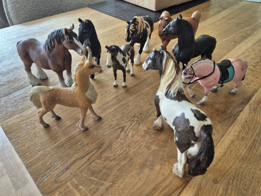Schleich dieren, paardjes 9 stuks ZGAN, Verzamelen, Ophalen of Verzenden, Zo goed als nieuw, Paard, Beeldje of Figuurtje