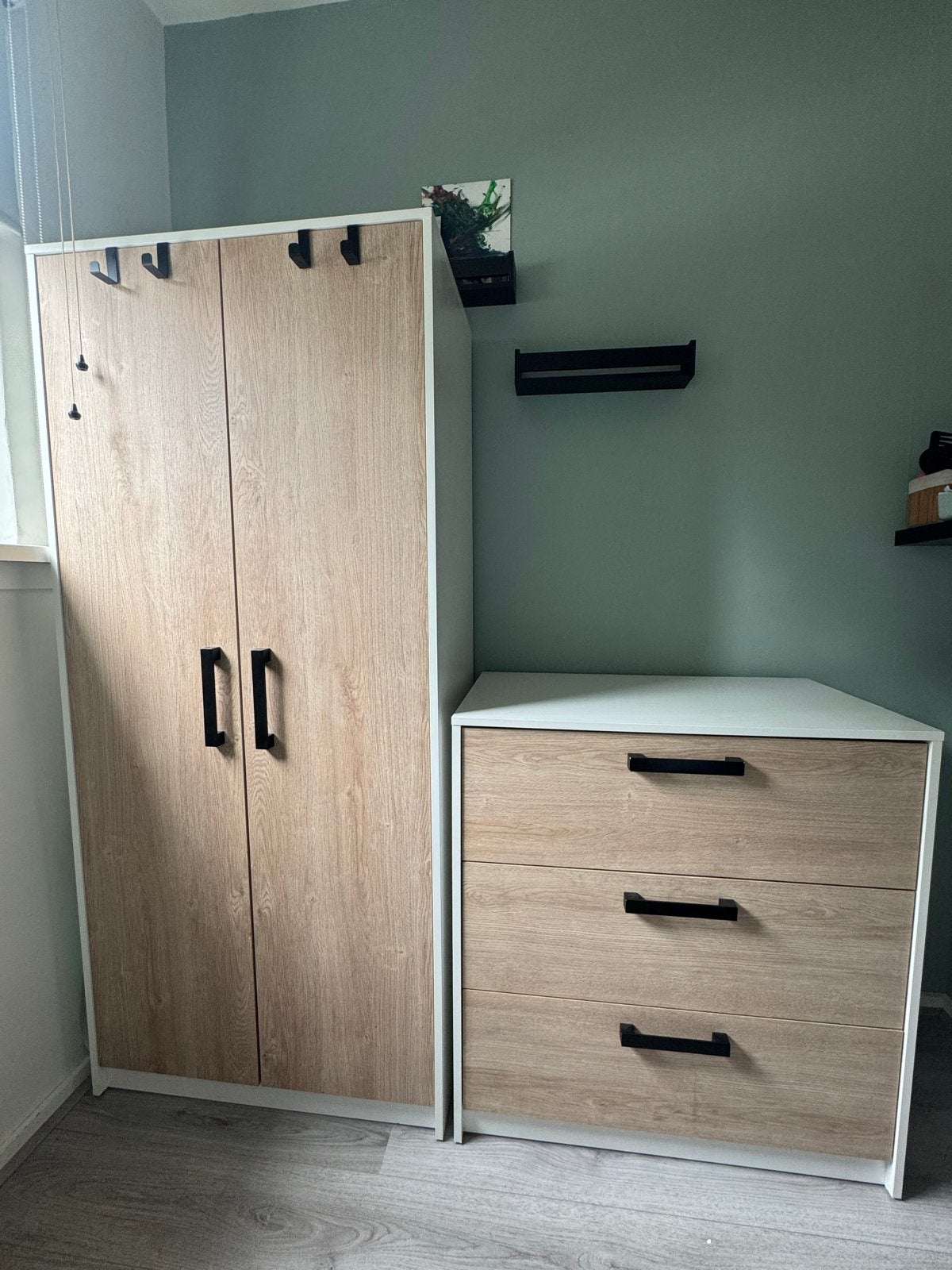 ZSM Ophalen! Kledingkast en Commode Set - Europe Baby, Ophalen, 50 tot 100 cm, Zo goed als nieuw, Met lade(s)