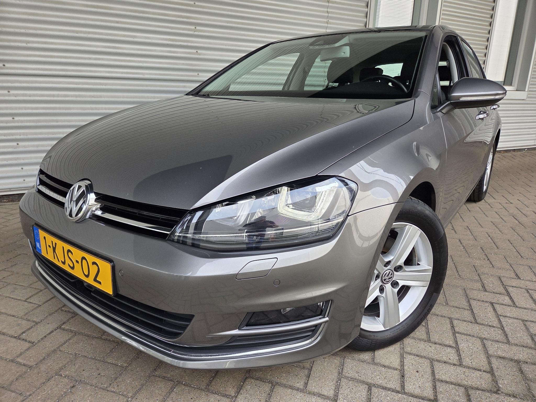 Volkswagen Golf 1.4 TSI ACT Highline, Auto's, Dealer onderhouden, Gebruikt, 4 cilinders, Parkeersensor
