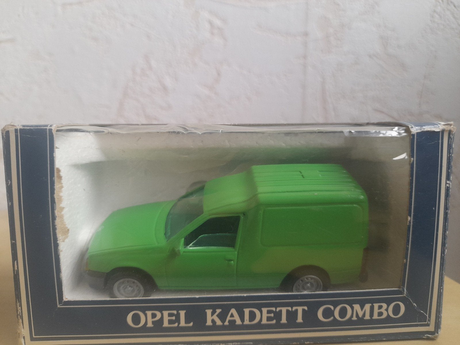 Opel Kadett E Combo Groen Ahc 1:43 (incl ovp), Ophalen of Verzenden, Zo goed als nieuw, Auto, Overige merken