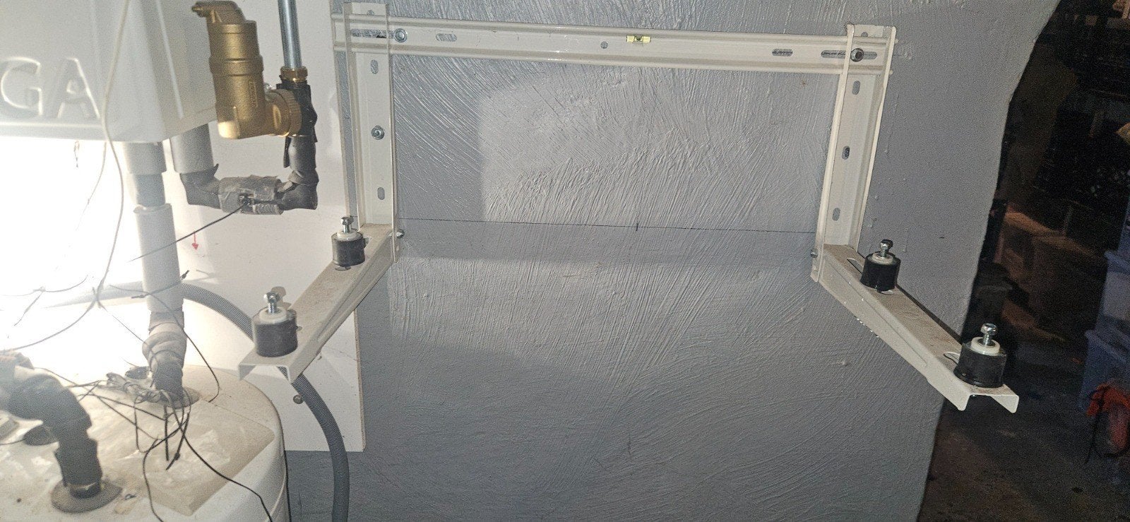 Zware muurbeugel / wandsteun voor airco of warmtepomp, Ophalen