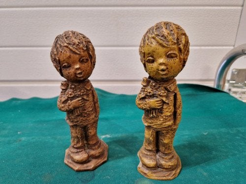 beeld jongen met bloemen jaren 60, Verzamelen, Beelden en Beeldjes, Ophalen of Verzenden