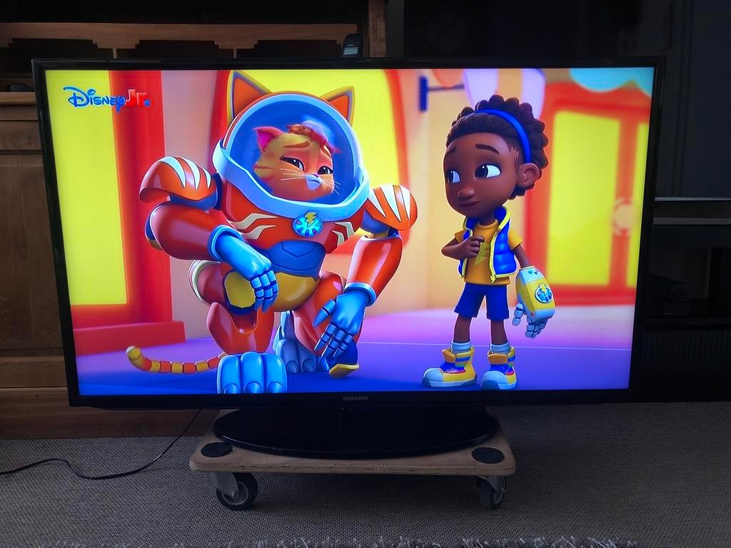 SAMSUNG LED TV 46 inch / 117 cm beeld. GEEN SMART, Ophalen, 50 Hz, Zo goed als nieuw, Samsung