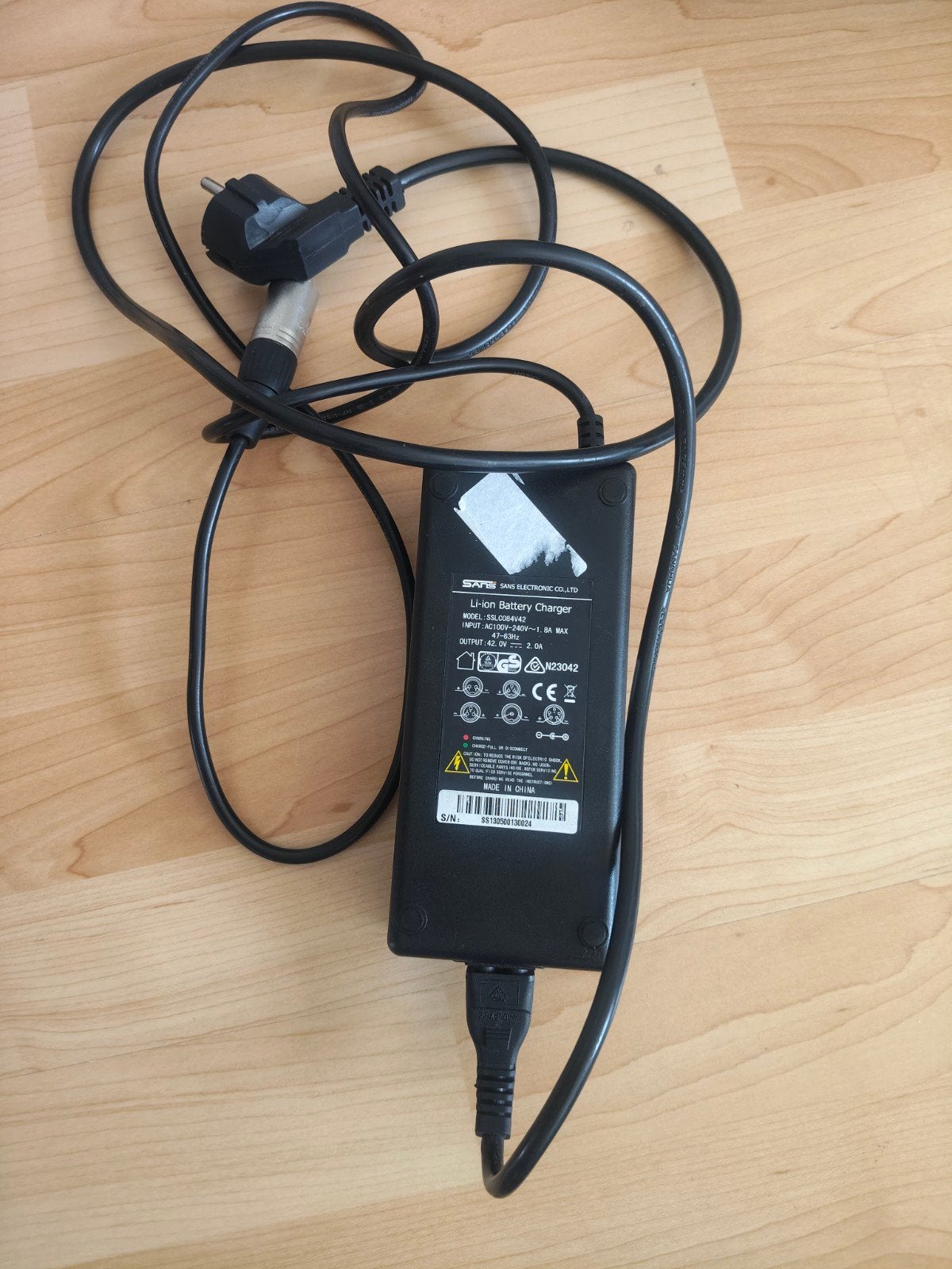 Fietslader SANS Li-ion Battery Charger 42.0V 2.0A, Ophalen of Verzenden, Gebruikt