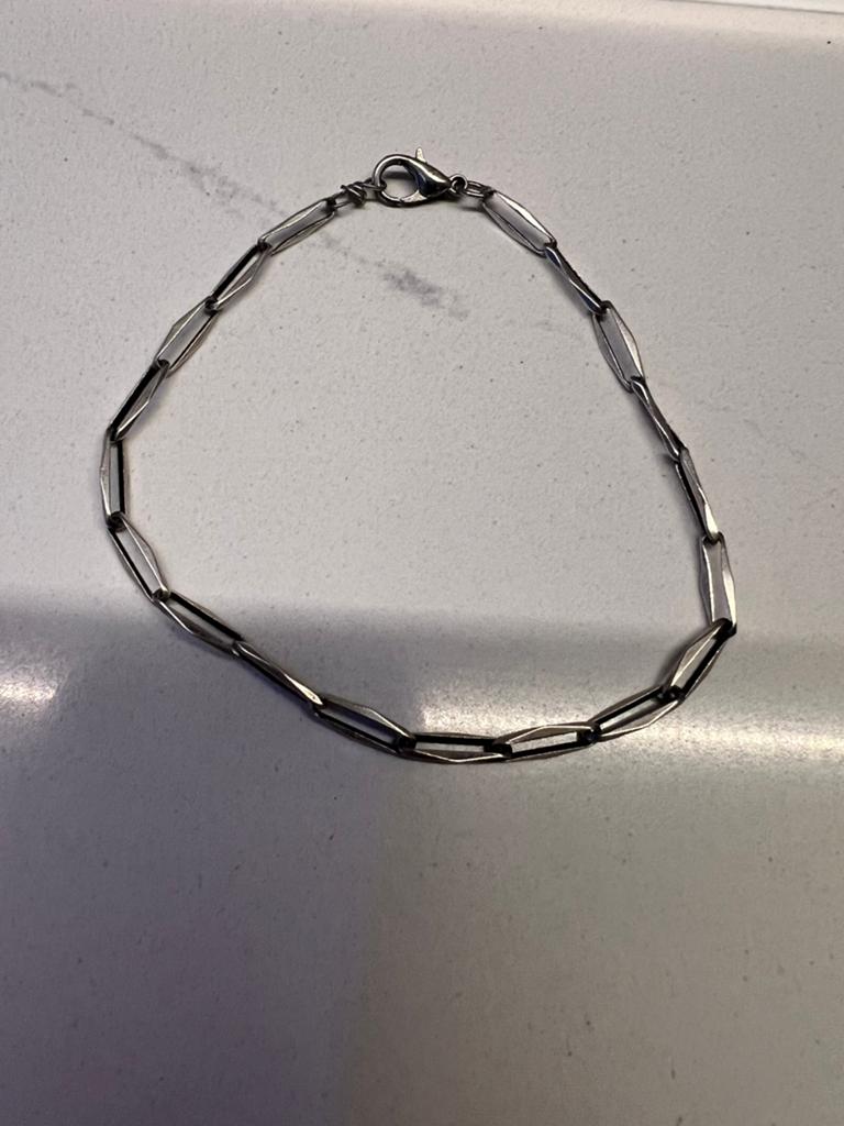 CLOSED FOREVER PAPERCLIP MASSIEF ZILVER ZILVEREN ARMBAND, Ophalen of Verzenden, Zo goed als nieuw, Zilver, Zilver