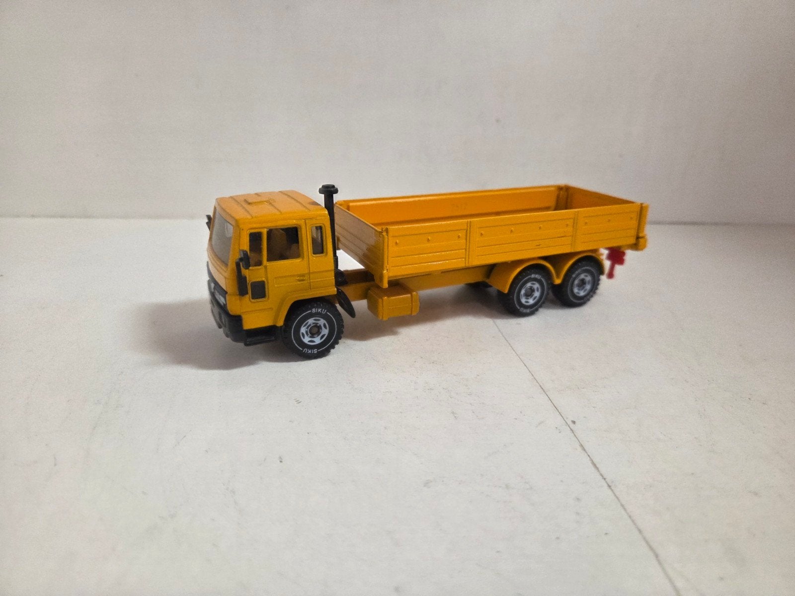 Siku Volvo FL6 bakwagen, ., Ophalen of Verzenden, Zo goed als nieuw, .