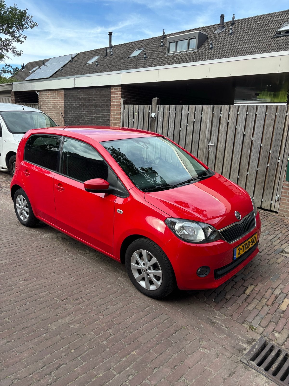 Skoda Citigo 1.0 T 44KW 2014 Rood, Auto's, Skoda, Voorwielaandrijving, Stof, 840 kg, 4 stoelen