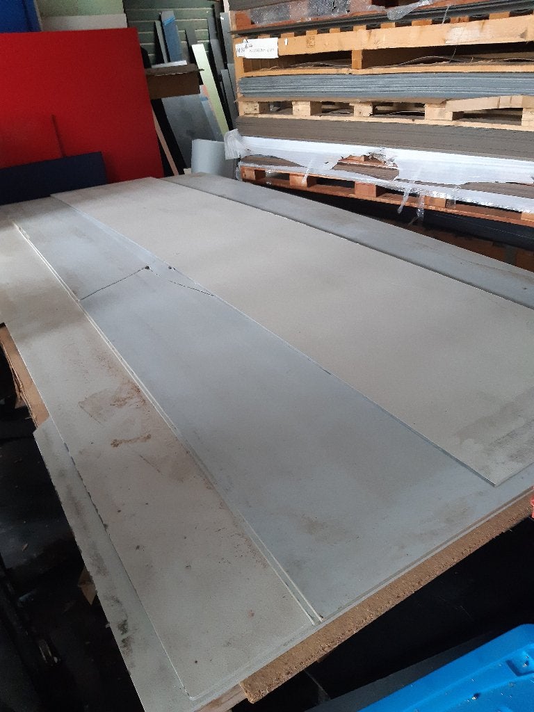 Gratis cementgebonden platen 8 mm 130x310 en 153x310 (4 st), Ophalen, Nieuw