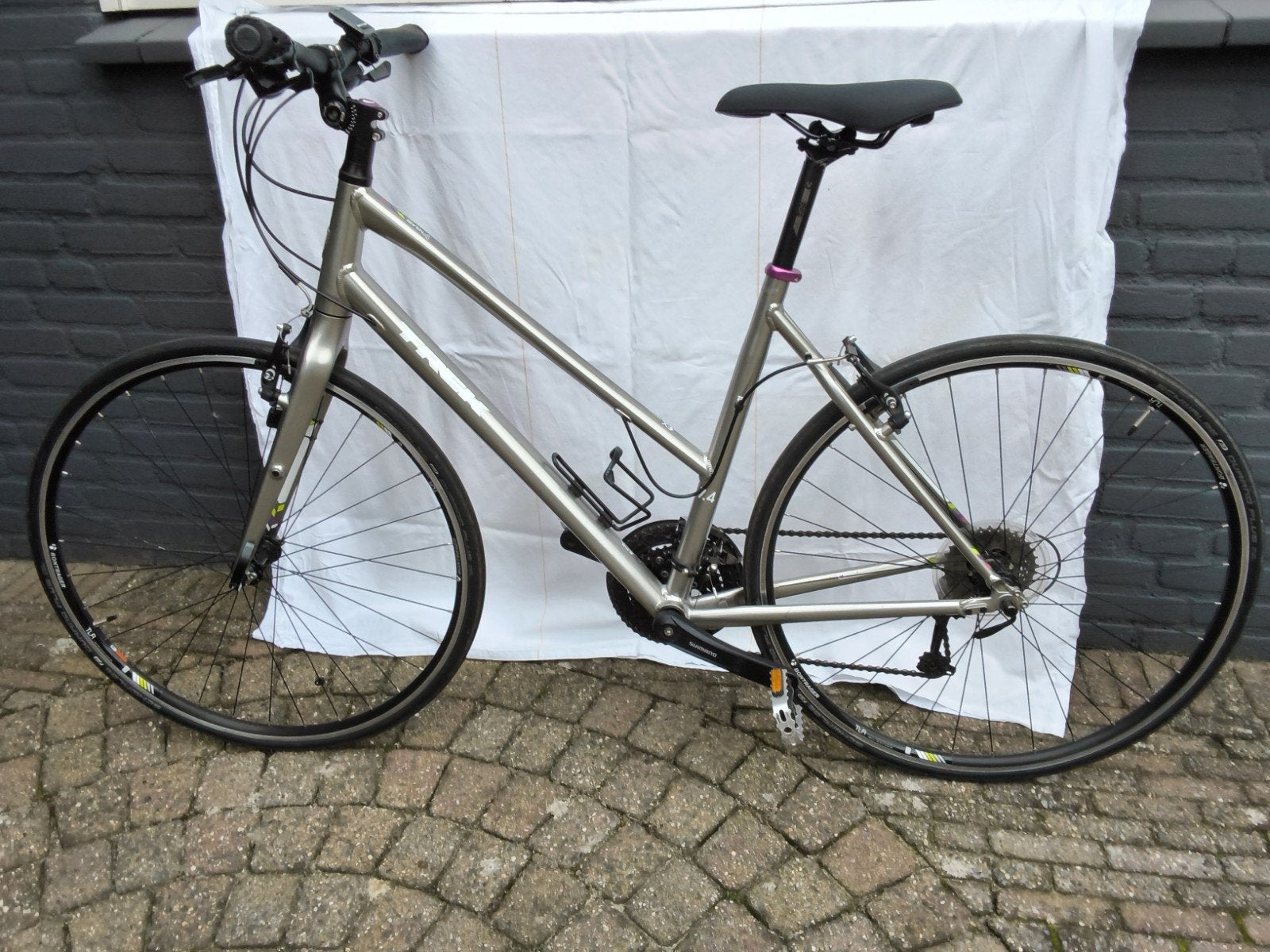 trek dames racefiets, Gebruikt, Carbon, Velgrem, 15 tot 20 versnellingen