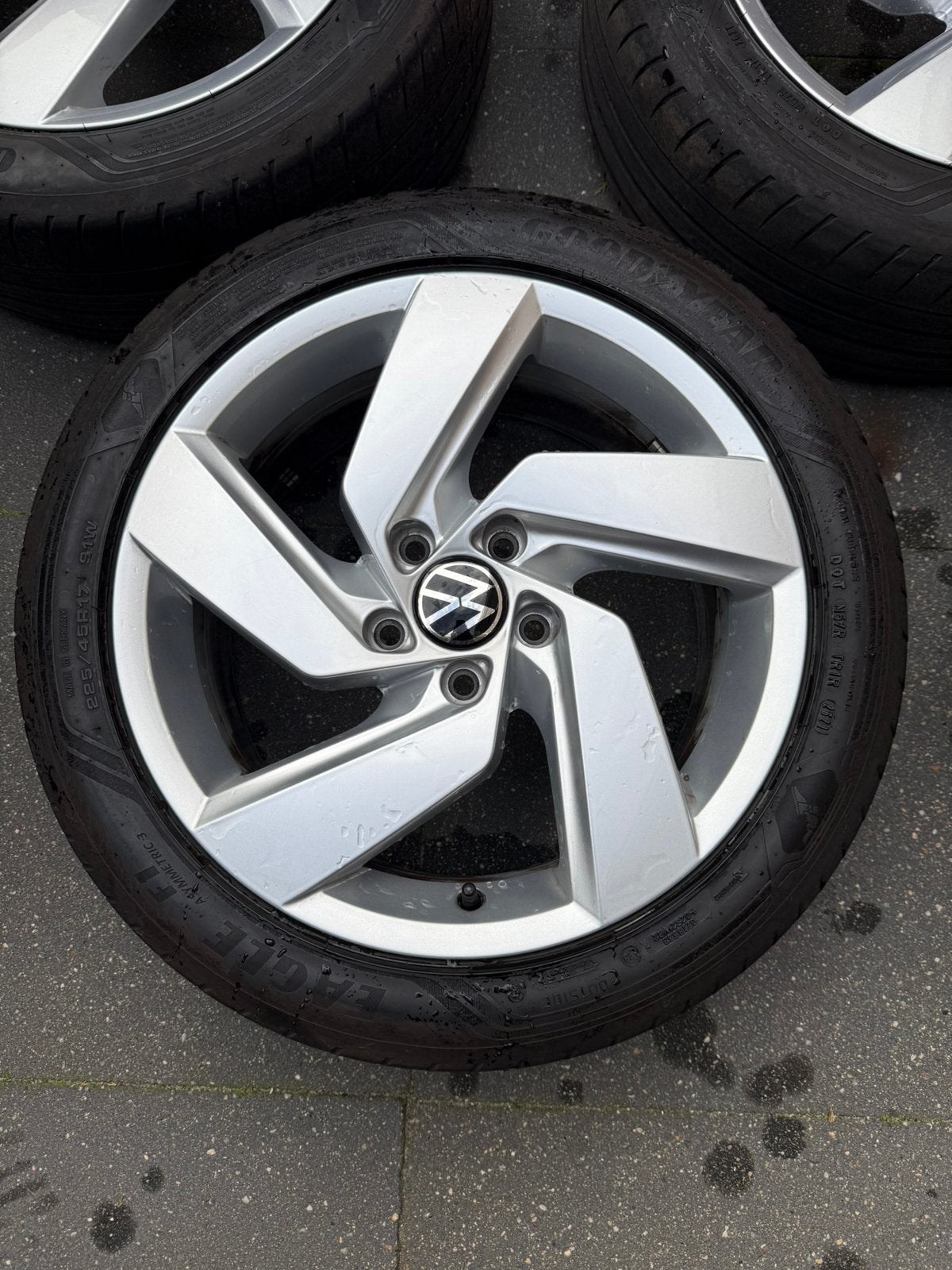 Golf 8 Lichtmetalen Velgen met WINTERBANDEN, Auto-onderdelen, Gebruikt, Banden en Velgen, 17 inch, Personenwagen