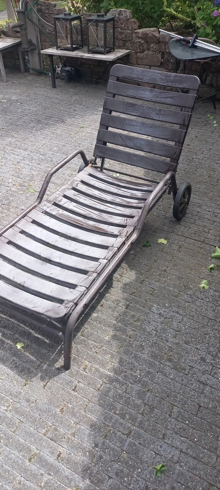 Ligbed op wielen Gratis, Tuin en Terras, Ligbedden, Ophalen, Gebruikt, Metaal, Verstelbaar
