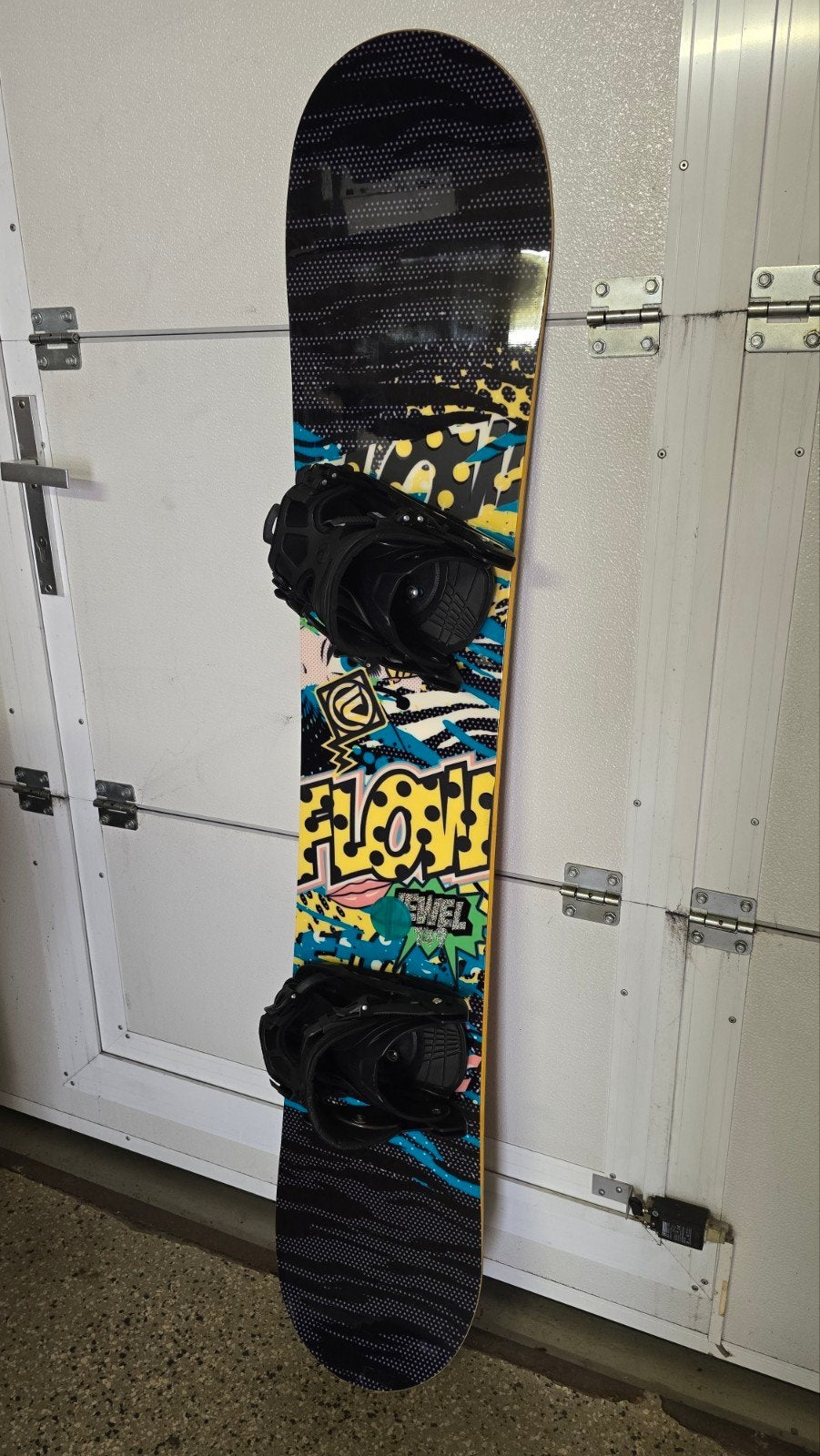 Mooi Flow Jewel 149 snowboard met Flow Lite bindingen, Sport en Fitness, Snowboarden, Ophalen, Zo goed als nieuw, Board