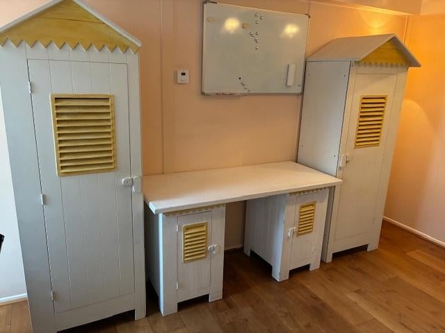 Bureau met strandhuiskastjes, Ophalen, Gebruikt, Hout, Kinderbureau