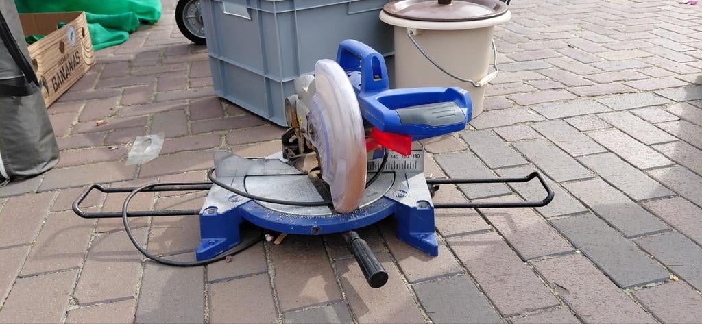 Zaagmachine, Doe-het-zelf en Verbouw, Ophalen of Verzenden, Zo goed als nieuw, Afkortzaag, 30 tot 70 mm