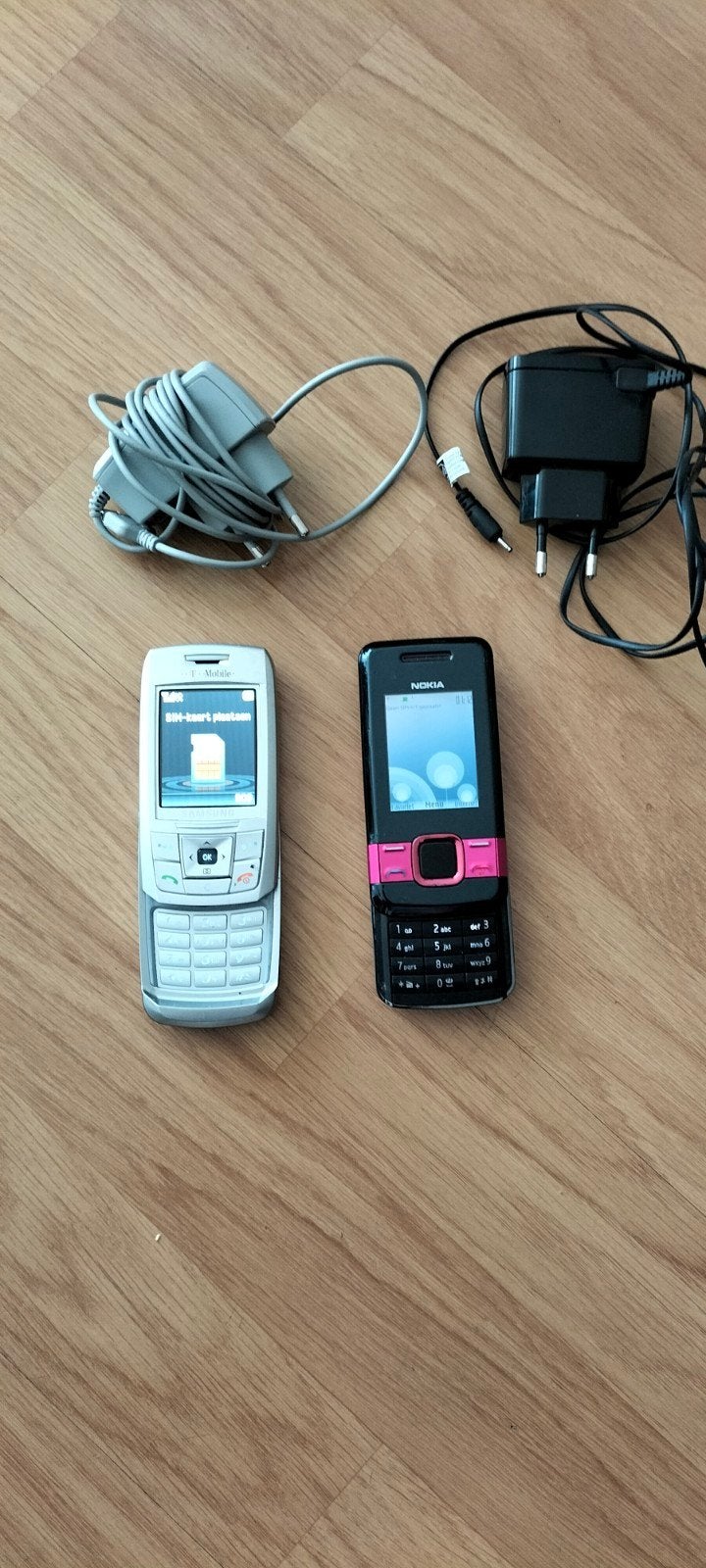 Twee mobiele telefoons te koop., Ophalen, Zwart