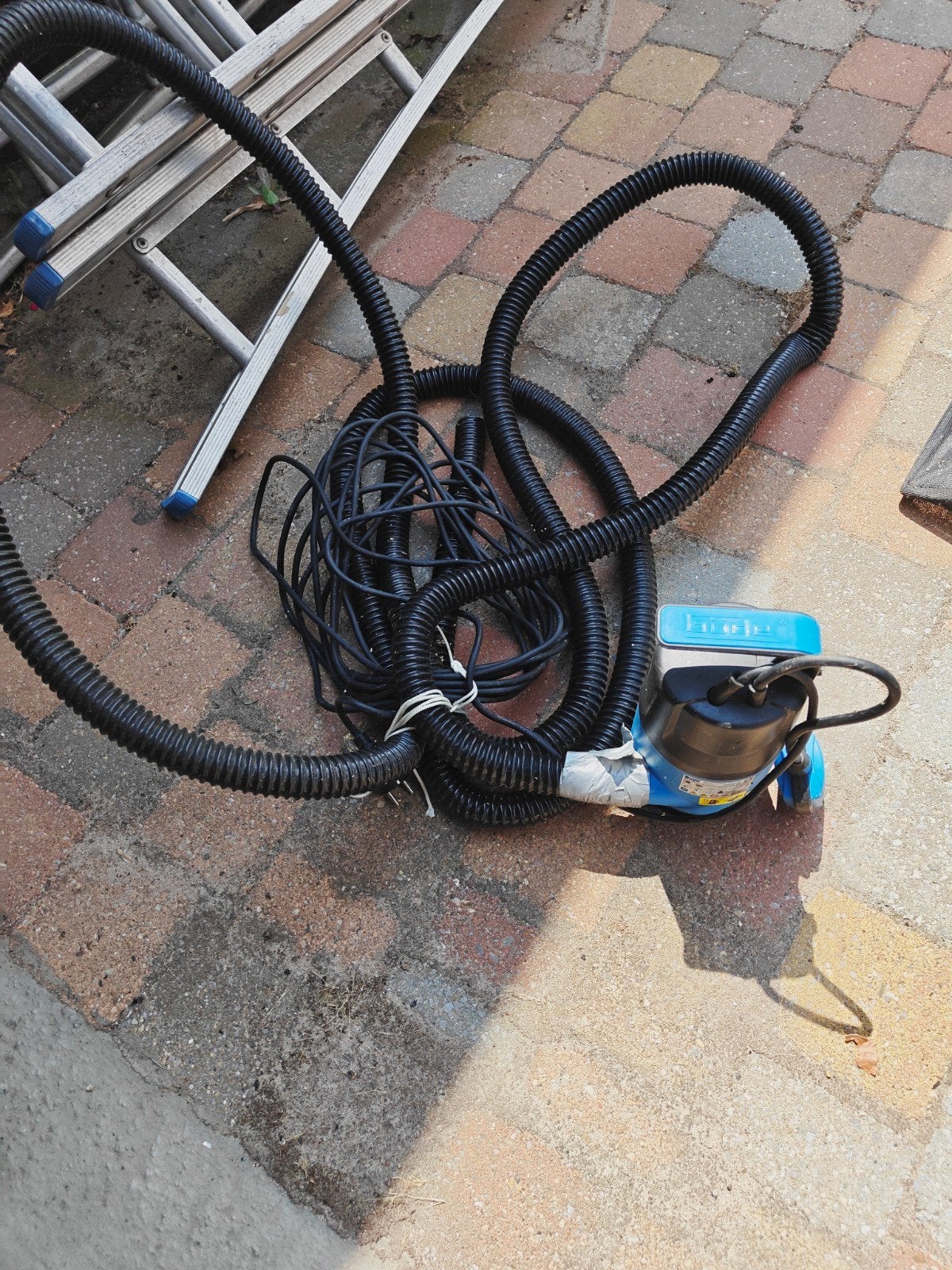Dompelpomp met slang en kabel, Ophalen of Verzenden, Gebruikt
