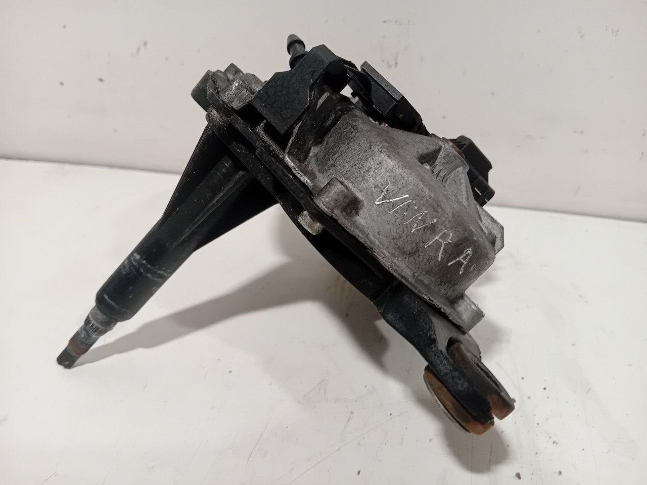 Ruitenwissermotor achter Ford Transit Connect, Onderdelen@venauto.nl, Van der Ven Autorecycling B.V., Gebruikt, Ettenseweg 76, 4706 PB Roosendaal, The Netherlands