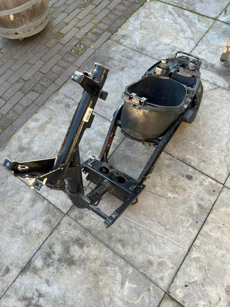 Gilera stalker frame, olietank, benzinetank en buddybak, Fietsen en Brommers, Scooters | Piaggio, Ophalen of Verzenden, Zo goed als nieuw