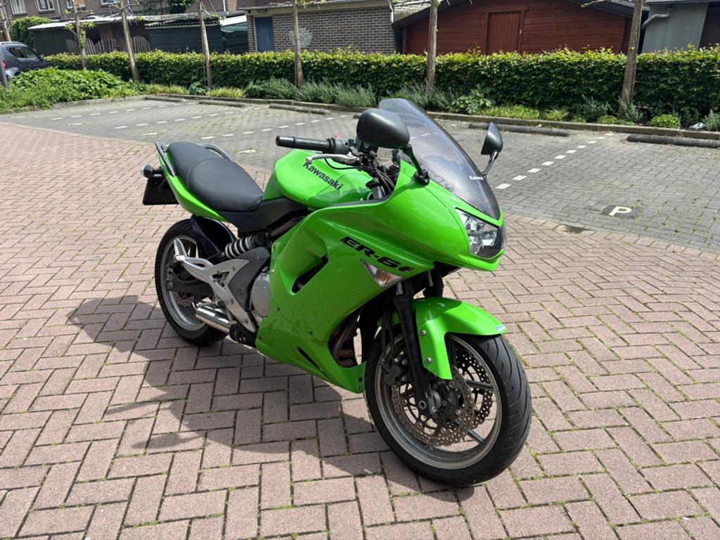 Kawasaki ER-6f - Sportieve en betrouwbare motor, 2 cilinders, Occasion, Meer dan 35 kW, Sportuitlaat