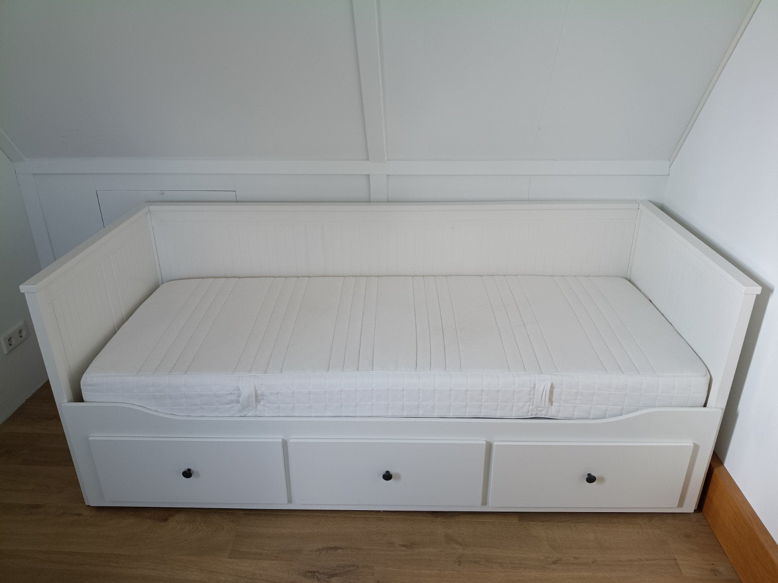 Hemnes uitschuifbed met matras, Ophalen, Gebruikt, Tweepersoons, 80 cm