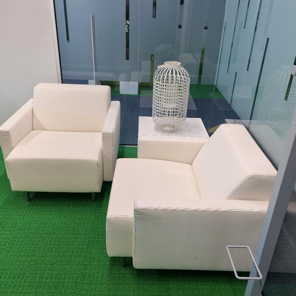 Set van 3 fauteuils wit leder + 2 salontafels, Ophalen, Gebruikt, 75 tot 100 cm, 50 tot 75 cm