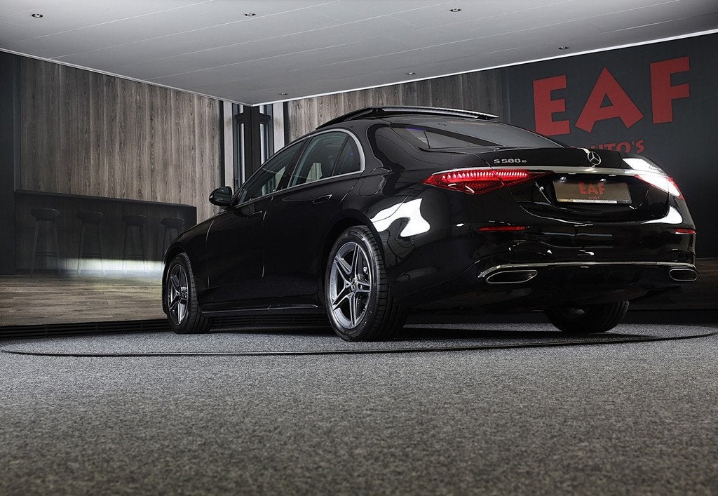 Mercedes-Benz S-klasse 580 e 4MATIC AMG Line / Head Up / Cha, Auto's, Gebruikt, Zwart, Zwart, Bedrijf