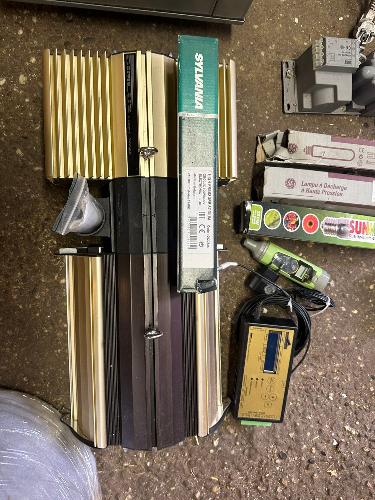 Diverse kweekspullen! Lampen/afzuigbox, Tuin en Terras, Kweekspullen, Ophalen, Zo goed als nieuw, Kweeklamp
